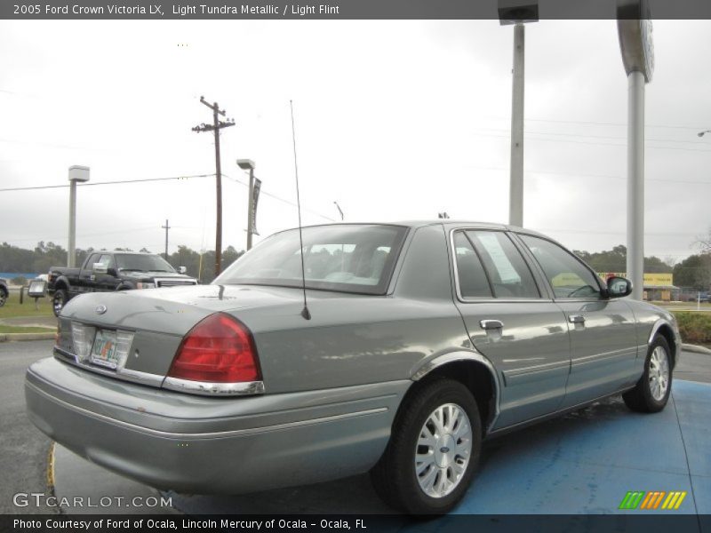 Light Tundra Metallic / Light Flint 2005 Ford Crown Victoria LX