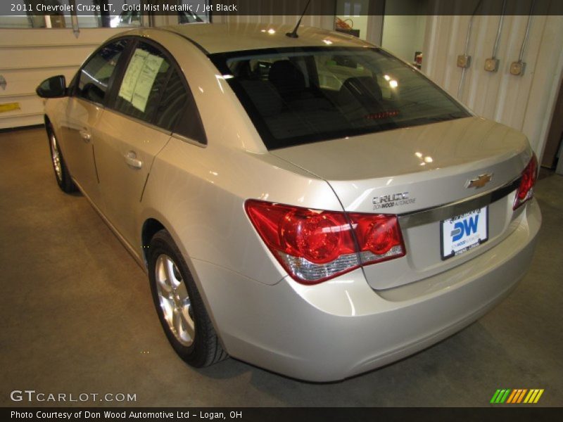 Gold Mist Metallic / Jet Black 2011 Chevrolet Cruze LT