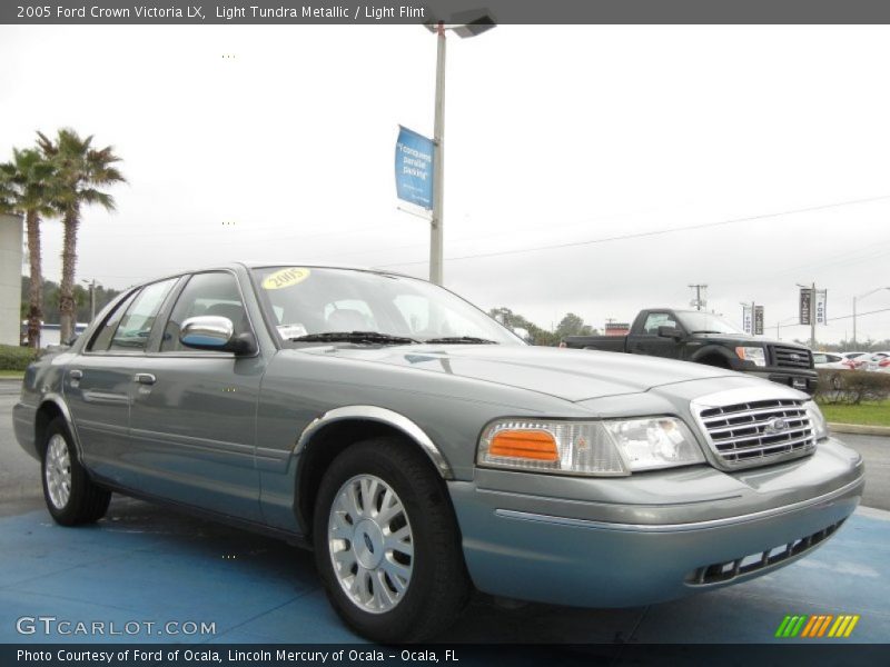 Light Tundra Metallic / Light Flint 2005 Ford Crown Victoria LX