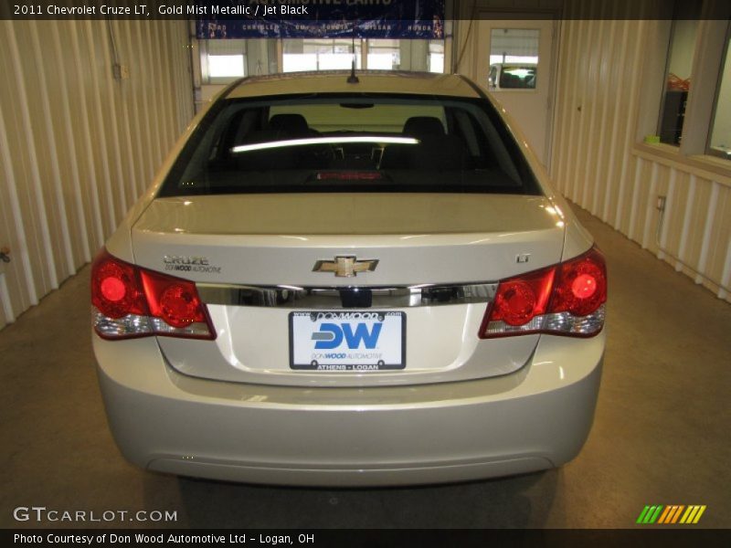 Gold Mist Metallic / Jet Black 2011 Chevrolet Cruze LT