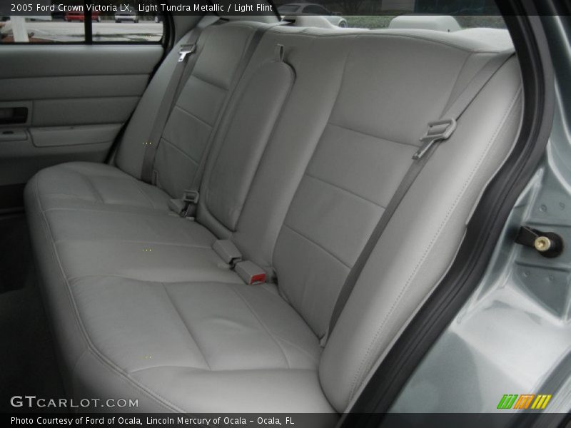 Light Tundra Metallic / Light Flint 2005 Ford Crown Victoria LX