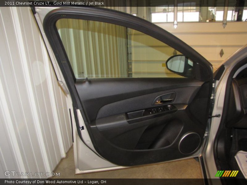 Gold Mist Metallic / Jet Black 2011 Chevrolet Cruze LT