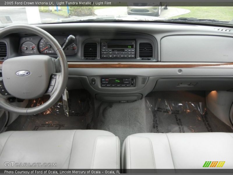 Light Tundra Metallic / Light Flint 2005 Ford Crown Victoria LX