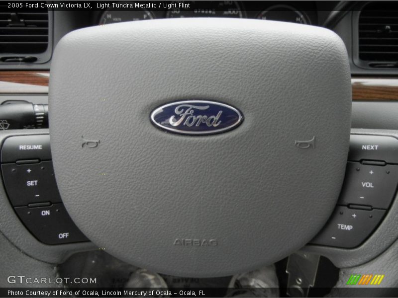 Light Tundra Metallic / Light Flint 2005 Ford Crown Victoria LX