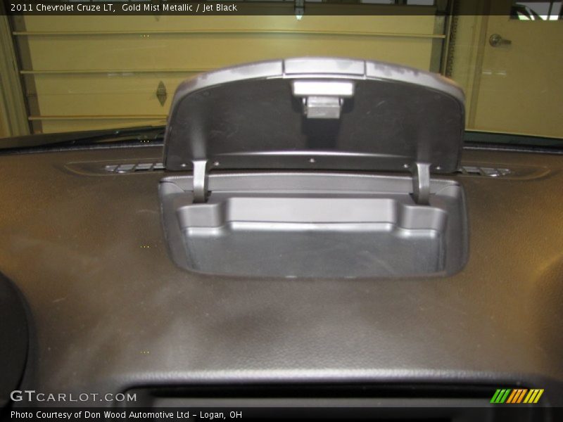 Gold Mist Metallic / Jet Black 2011 Chevrolet Cruze LT