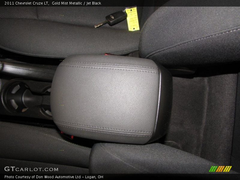 Gold Mist Metallic / Jet Black 2011 Chevrolet Cruze LT