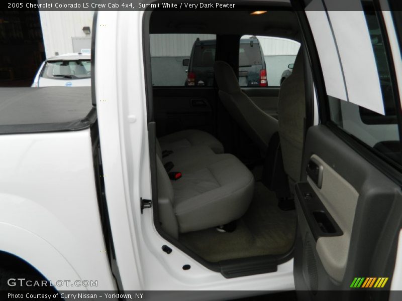 Summit White / Very Dark Pewter 2005 Chevrolet Colorado LS Crew Cab 4x4