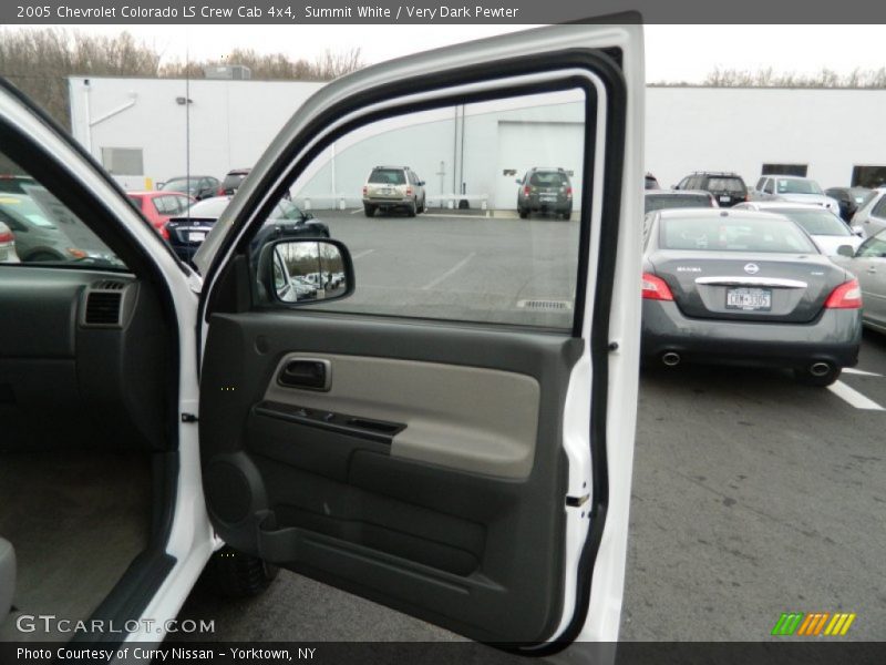 Summit White / Very Dark Pewter 2005 Chevrolet Colorado LS Crew Cab 4x4