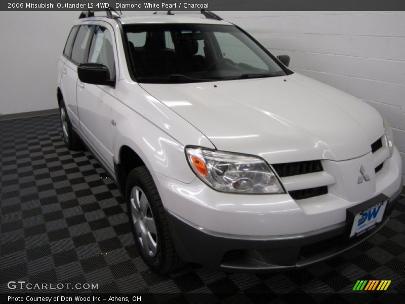 Diamond White Pearl / Charcoal 2006 Mitsubishi Outlander LS 4WD