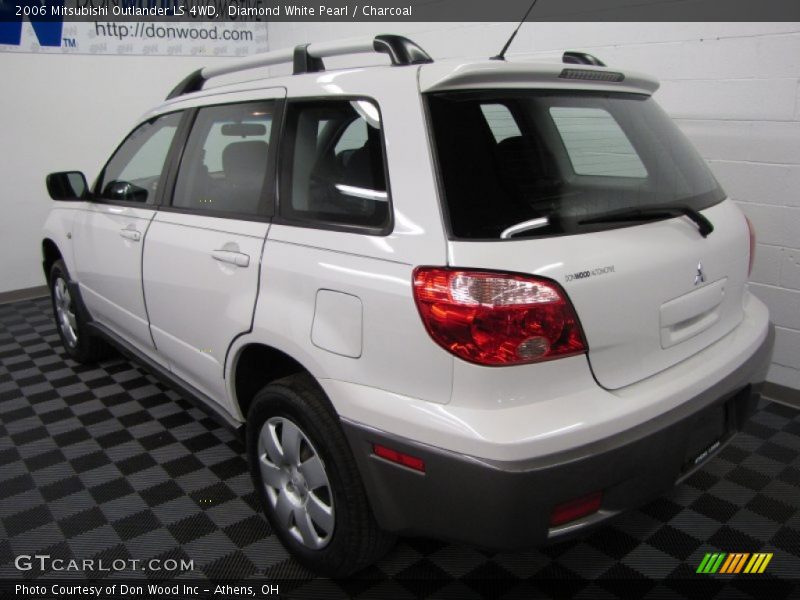Diamond White Pearl / Charcoal 2006 Mitsubishi Outlander LS 4WD