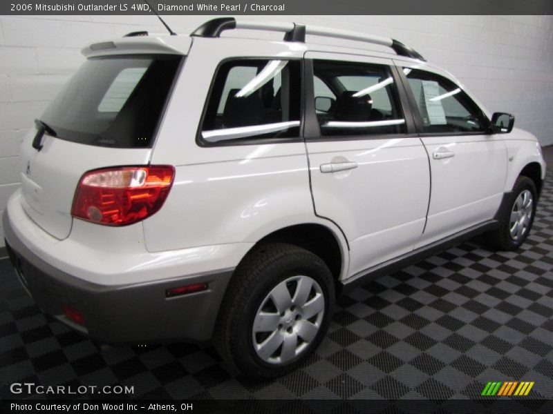Diamond White Pearl / Charcoal 2006 Mitsubishi Outlander LS 4WD