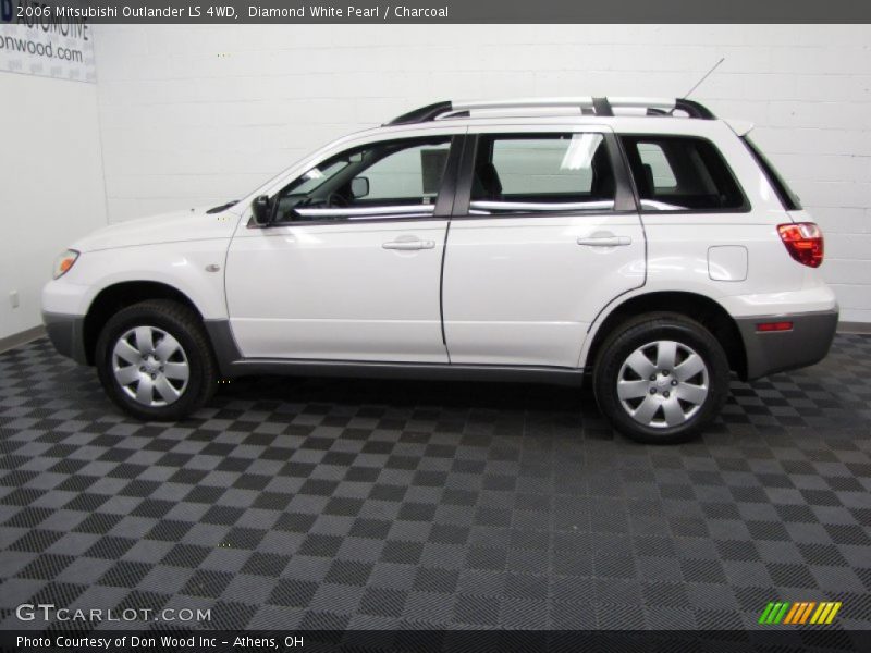 Diamond White Pearl / Charcoal 2006 Mitsubishi Outlander LS 4WD