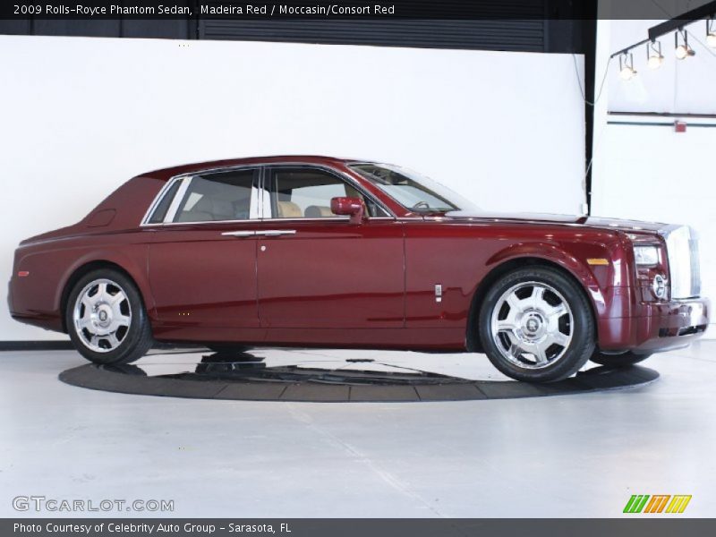  2009 Phantom Sedan Madeira Red