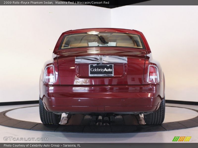 Madeira Red / Moccasin/Consort Red 2009 Rolls-Royce Phantom Sedan