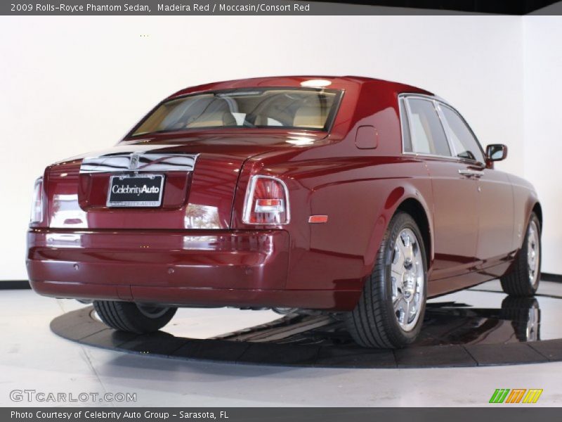 Madeira Red / Moccasin/Consort Red 2009 Rolls-Royce Phantom Sedan