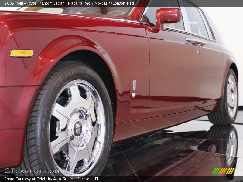 Madeira Red / Moccasin/Consort Red 2009 Rolls-Royce Phantom Sedan