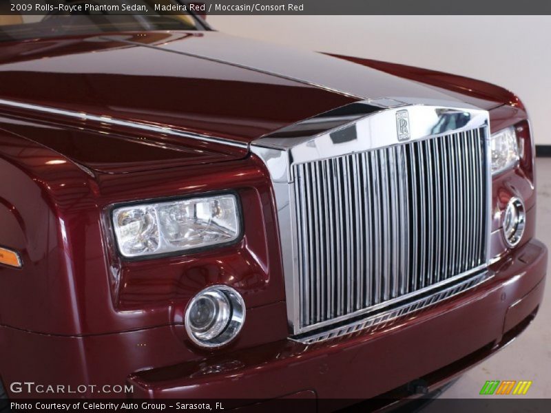 Madeira Red / Moccasin/Consort Red 2009 Rolls-Royce Phantom Sedan