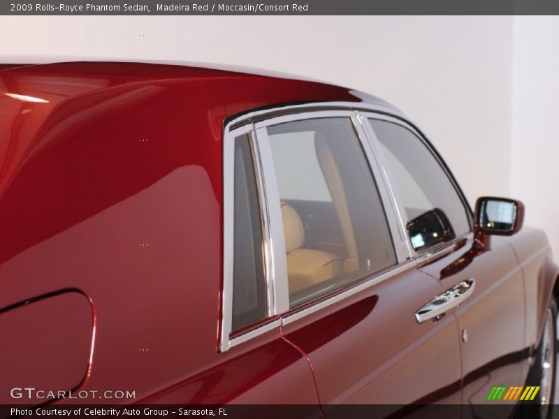 Madeira Red / Moccasin/Consort Red 2009 Rolls-Royce Phantom Sedan