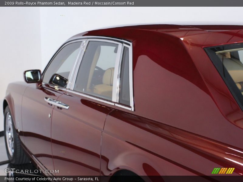 Madeira Red / Moccasin/Consort Red 2009 Rolls-Royce Phantom Sedan