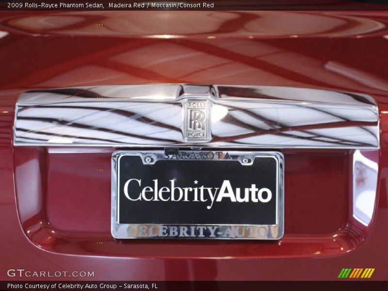 Madeira Red / Moccasin/Consort Red 2009 Rolls-Royce Phantom Sedan
