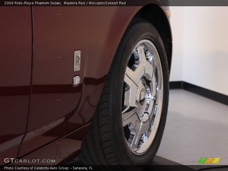 Madeira Red / Moccasin/Consort Red 2009 Rolls-Royce Phantom Sedan