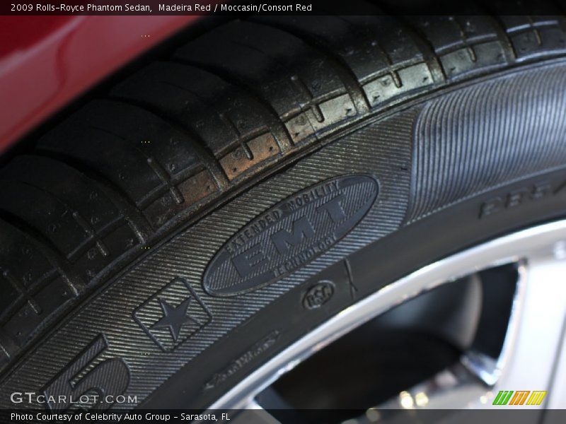Madeira Red / Moccasin/Consort Red 2009 Rolls-Royce Phantom Sedan