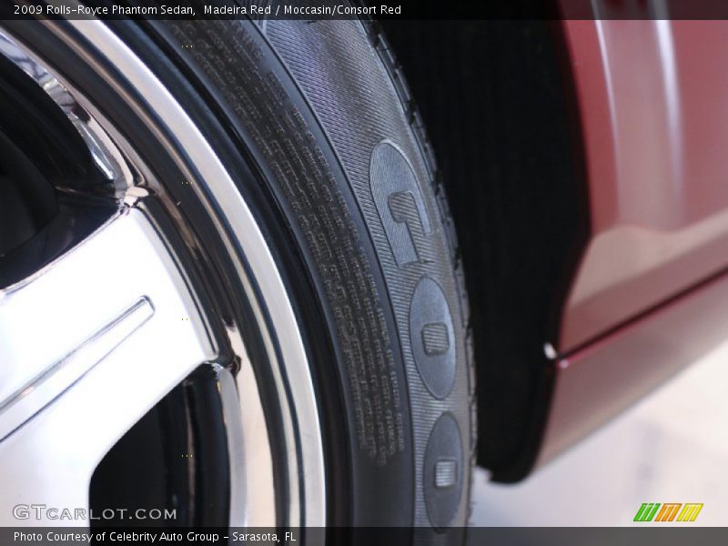 Madeira Red / Moccasin/Consort Red 2009 Rolls-Royce Phantom Sedan