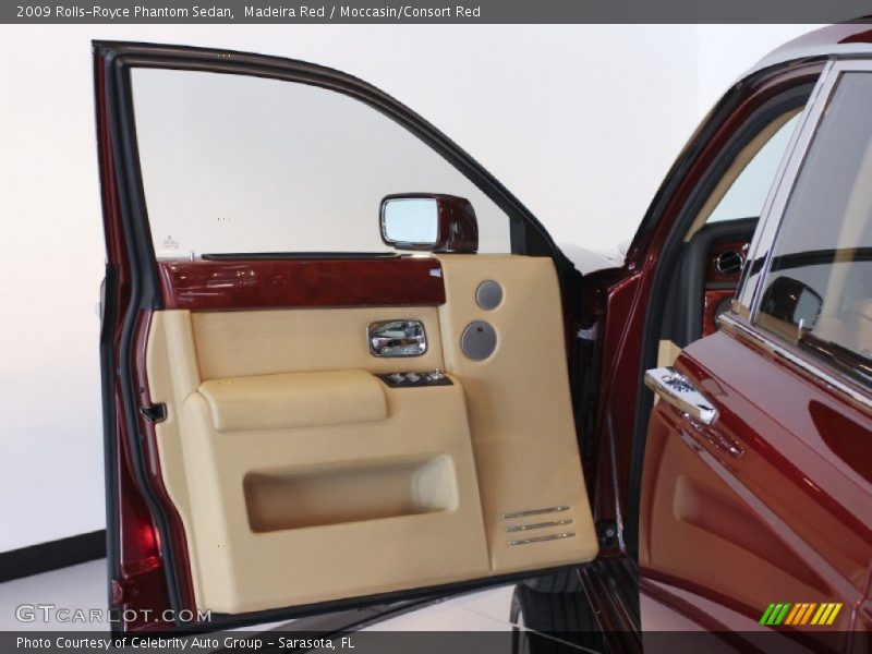Door Panel of 2009 Phantom Sedan