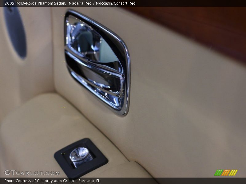 Madeira Red / Moccasin/Consort Red 2009 Rolls-Royce Phantom Sedan