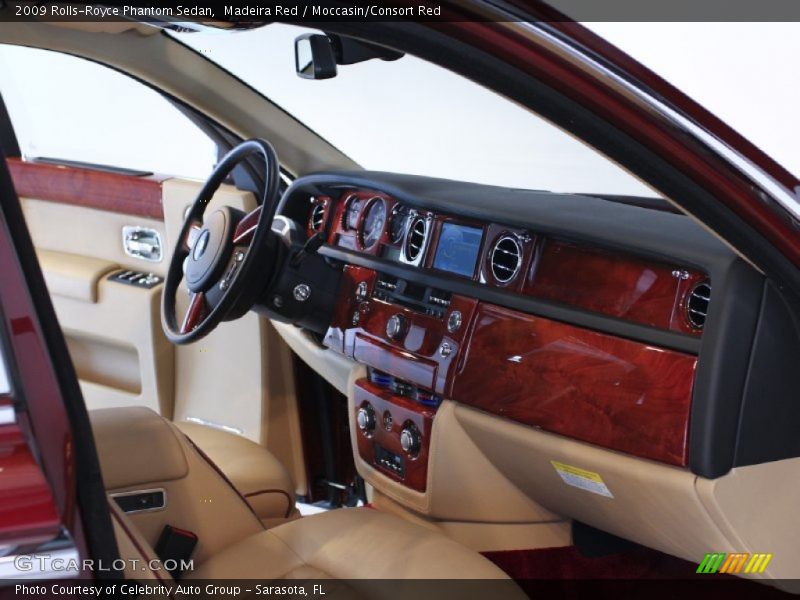 Dashboard of 2009 Phantom Sedan