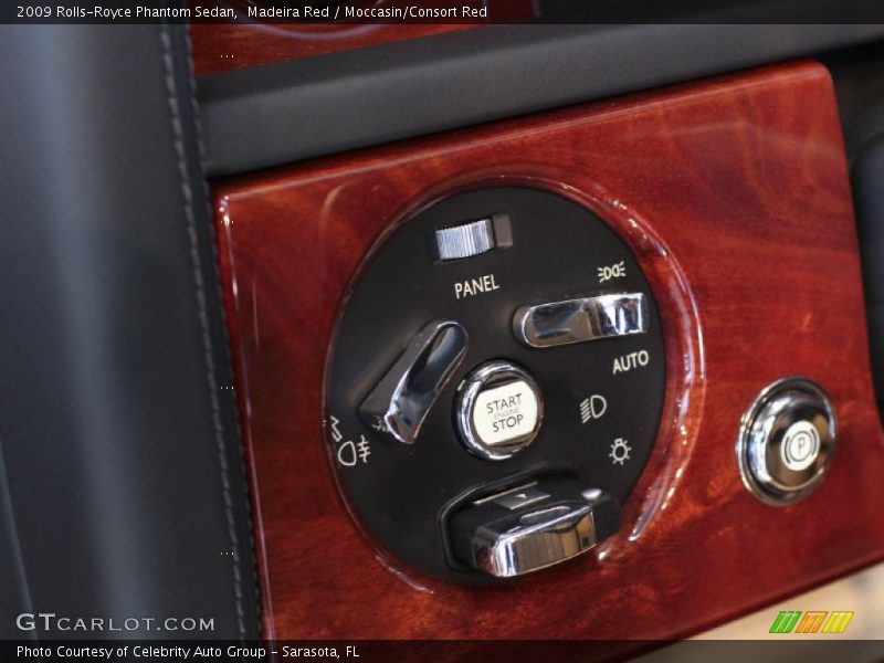 Controls of 2009 Phantom Sedan