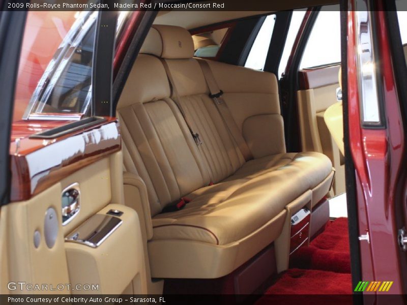  2009 Phantom Sedan Moccasin/Consort Red Interior