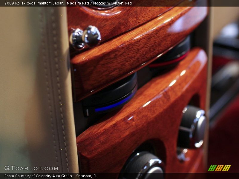 Madeira Red / Moccasin/Consort Red 2009 Rolls-Royce Phantom Sedan