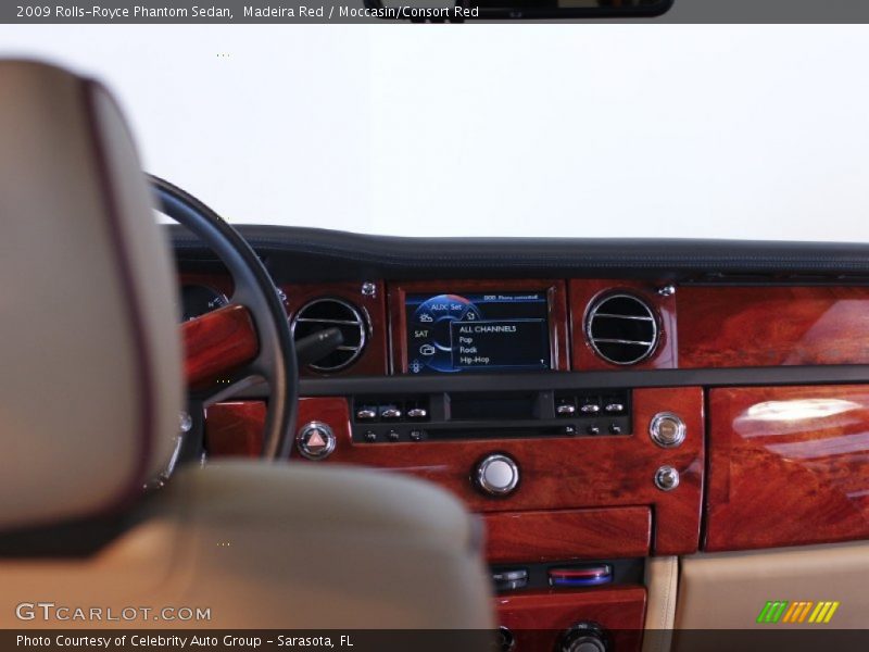 Madeira Red / Moccasin/Consort Red 2009 Rolls-Royce Phantom Sedan