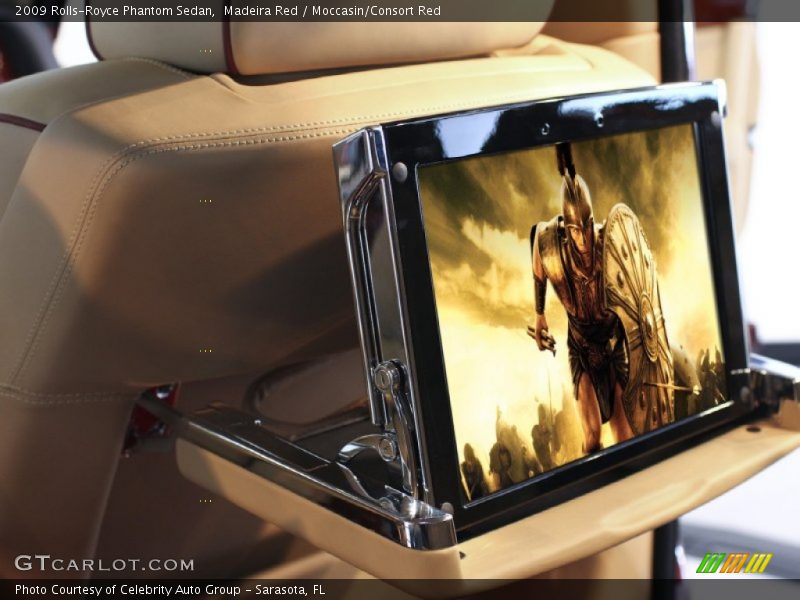 Madeira Red / Moccasin/Consort Red 2009 Rolls-Royce Phantom Sedan