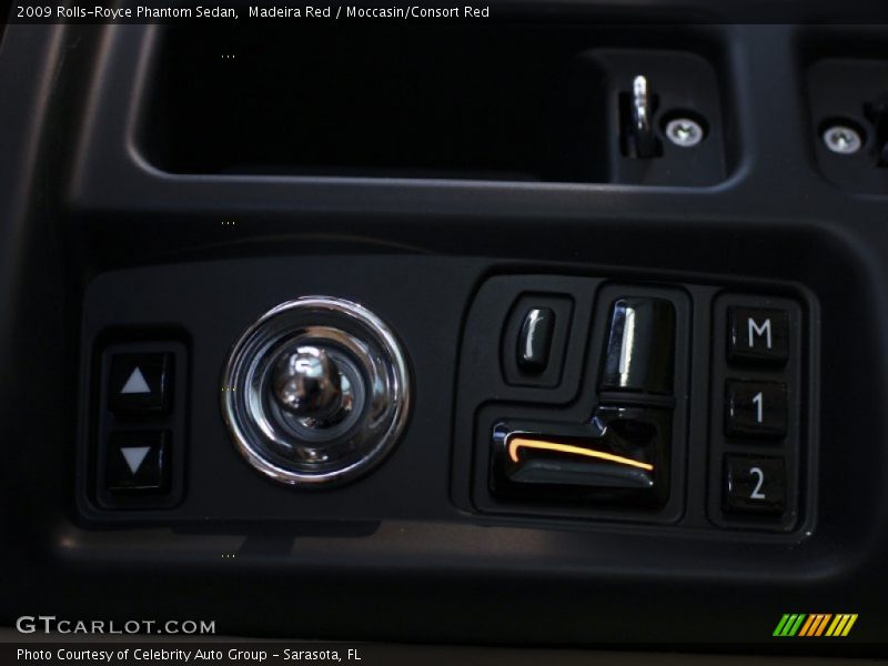 Madeira Red / Moccasin/Consort Red 2009 Rolls-Royce Phantom Sedan