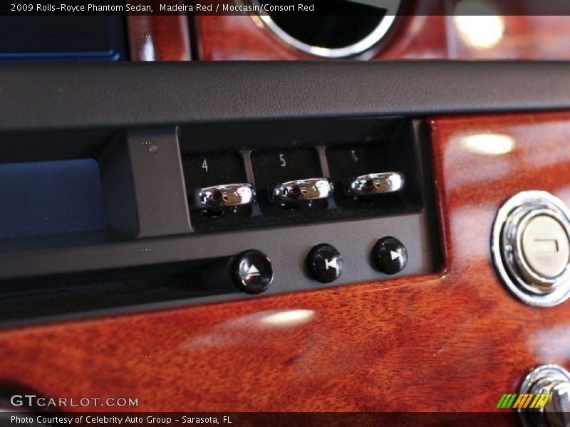 Controls of 2009 Phantom Sedan
