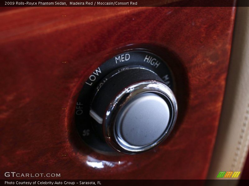 Madeira Red / Moccasin/Consort Red 2009 Rolls-Royce Phantom Sedan