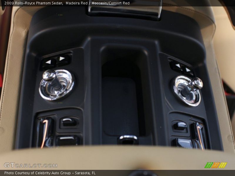 Madeira Red / Moccasin/Consort Red 2009 Rolls-Royce Phantom Sedan