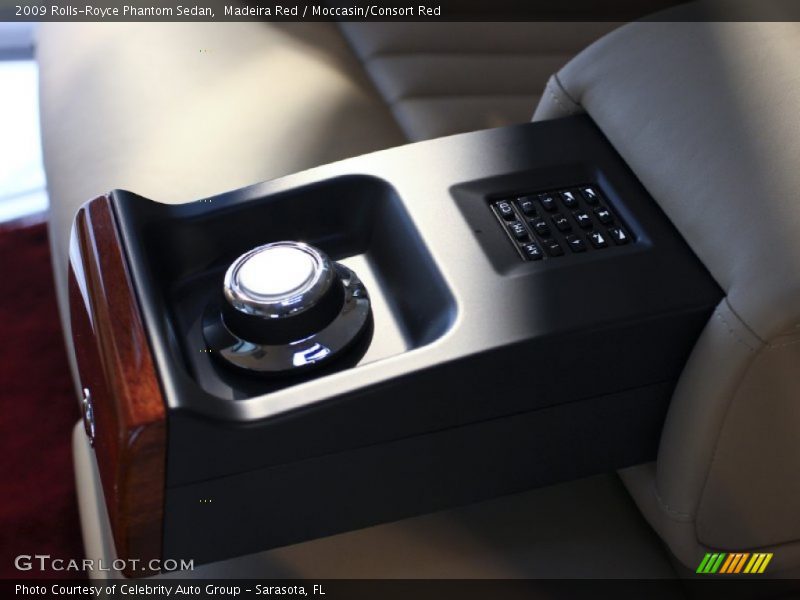 Controls of 2009 Phantom Sedan