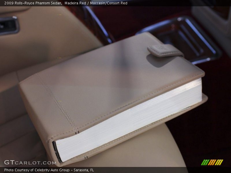 Madeira Red / Moccasin/Consort Red 2009 Rolls-Royce Phantom Sedan