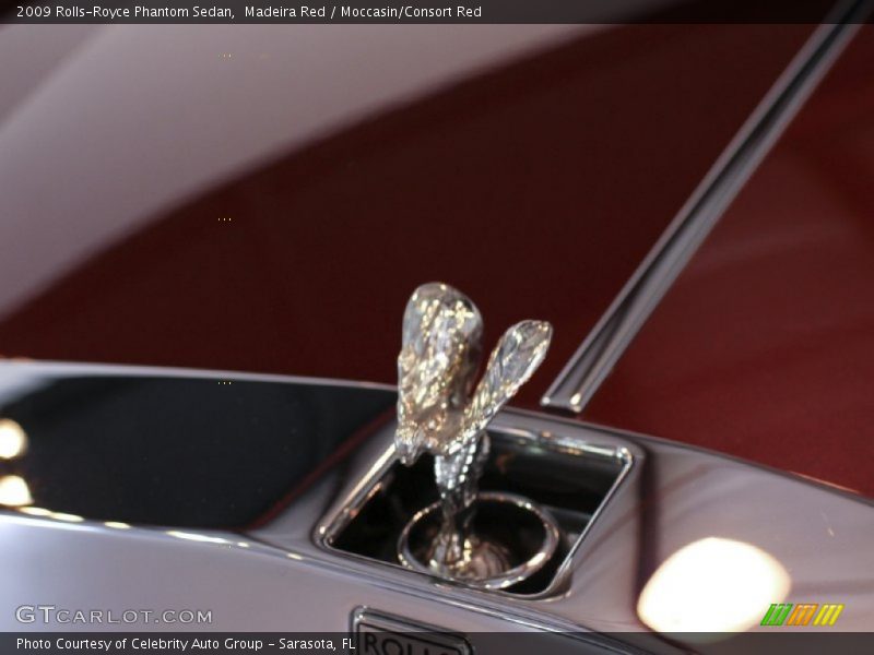 Madeira Red / Moccasin/Consort Red 2009 Rolls-Royce Phantom Sedan
