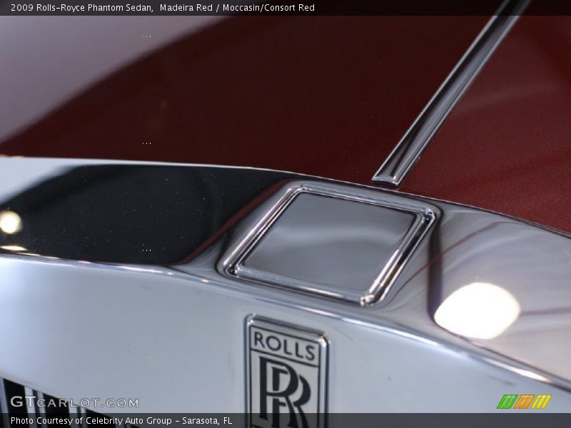 Madeira Red / Moccasin/Consort Red 2009 Rolls-Royce Phantom Sedan