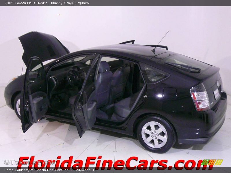 Black / Gray/Burgundy 2005 Toyota Prius Hybrid