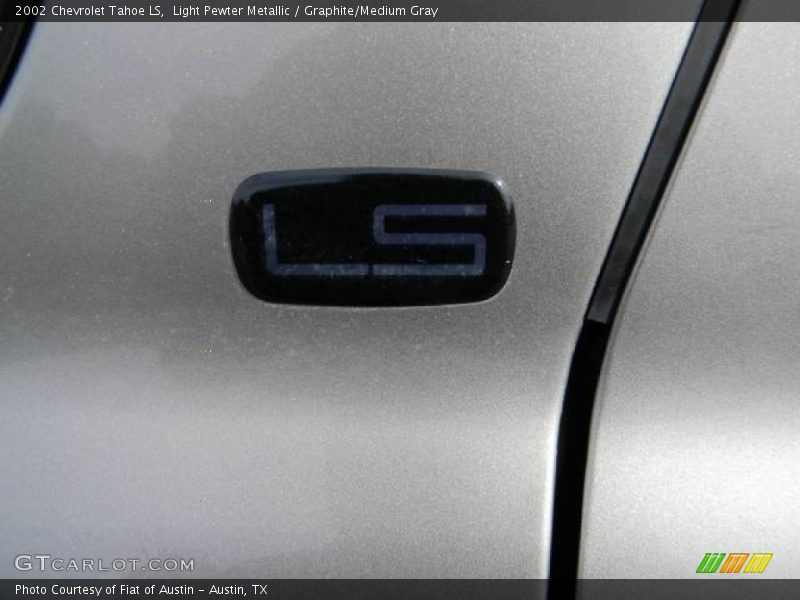 Light Pewter Metallic / Graphite/Medium Gray 2002 Chevrolet Tahoe LS