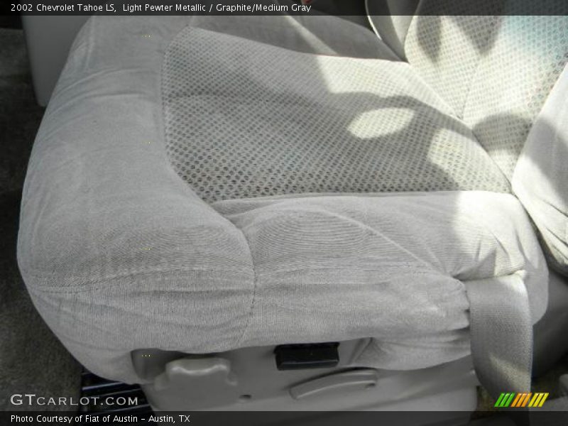 Light Pewter Metallic / Graphite/Medium Gray 2002 Chevrolet Tahoe LS
