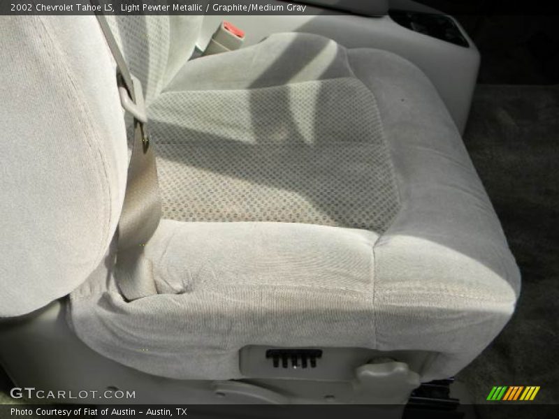 Light Pewter Metallic / Graphite/Medium Gray 2002 Chevrolet Tahoe LS