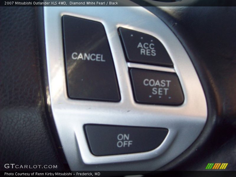 Diamond White Pearl / Black 2007 Mitsubishi Outlander XLS 4WD