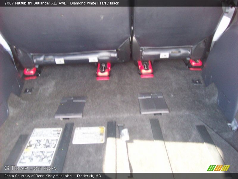 Diamond White Pearl / Black 2007 Mitsubishi Outlander XLS 4WD