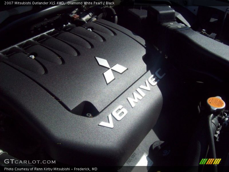 Diamond White Pearl / Black 2007 Mitsubishi Outlander XLS 4WD